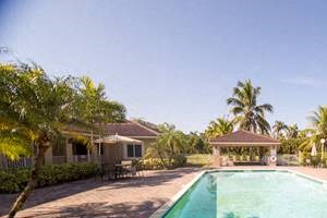 outdoor pool_Westview Gardens Apartments Miami, Florida