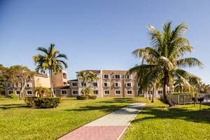 wide view of apartment complex buildings_Westview Gardens Apartments Miami, Florida