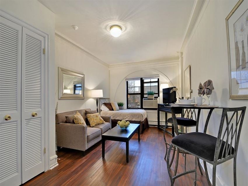 1040 West Granville Avenue Studio-2 Beds Apartment for Rent - Photo Gallery 1