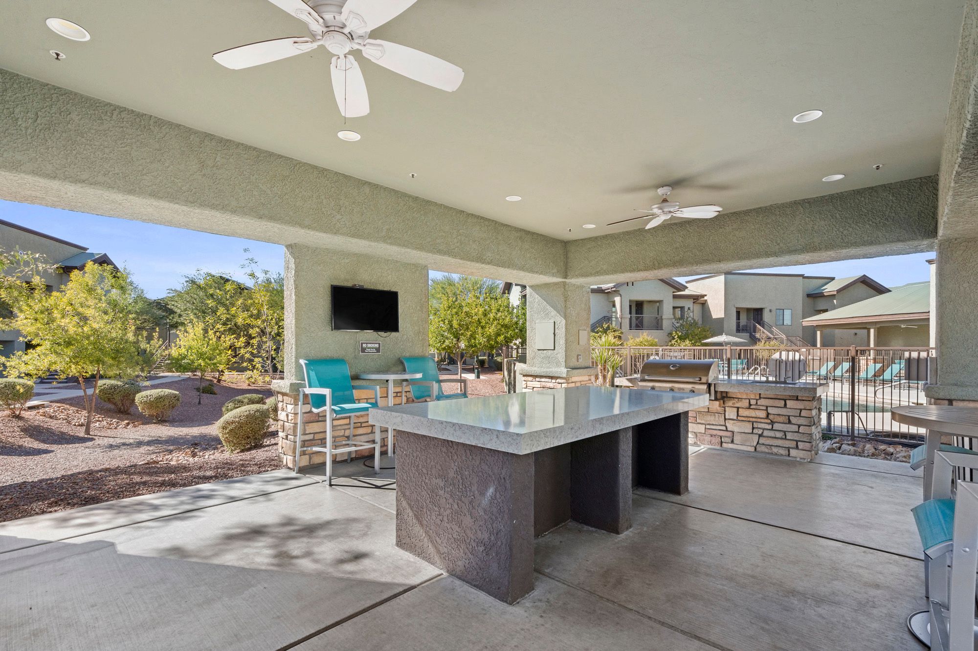 Exterior, Patio, Balcony, Courtyard, Landscaping, BBQ