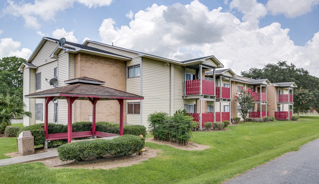 Mimosa Place Apartments - Exterior