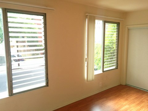 1733 N Garfield Place Studio-2 Beds Apartment for Rent - Photo Gallery 8