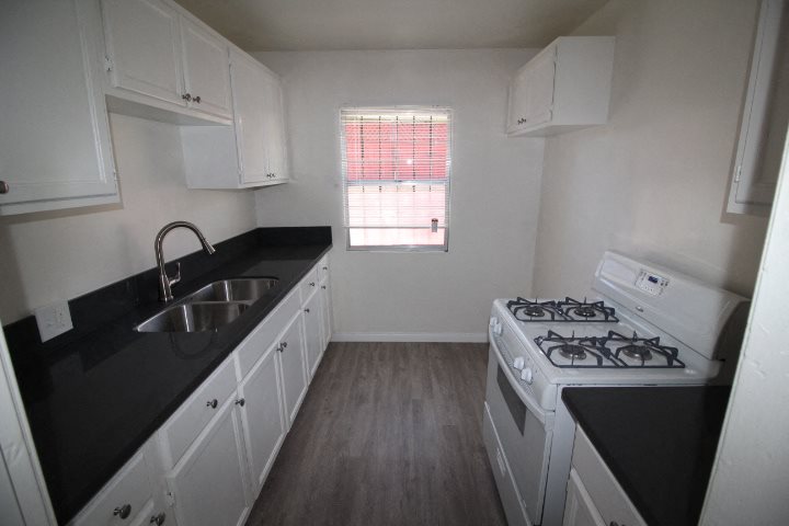 1557 Alexandria Apartments