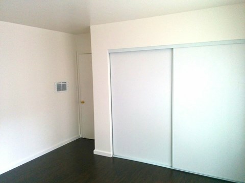 1831 Tamarind Ave Studio-2 Beds Apartment for Rent - Photo Gallery 3