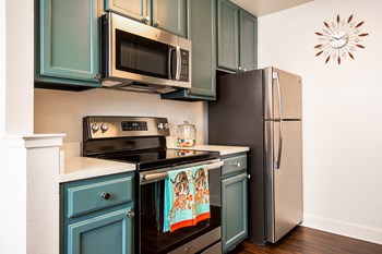 330 North Mathilda Avenue 1-2 Beds Apartment for Rent - Photo Gallery 2