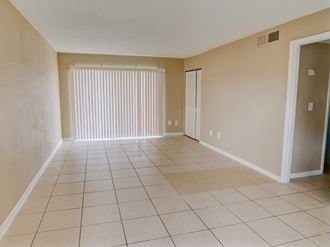 Unfurnished Living Area at Hibiscus Place Apartments, Florida, 32808
