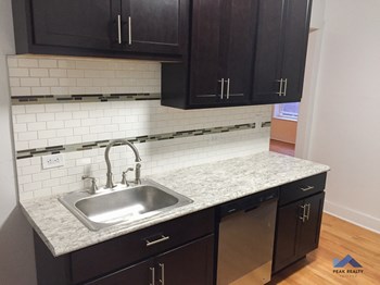 2804 - 2822 N. Cambridge Ave. 1-2 Beds Apartment for Rent - Photo Gallery 2