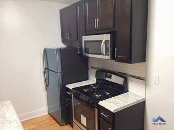 2804 - 2822 N. Cambridge Ave. 1-2 Beds Apartment for Rent - Photo Gallery 3