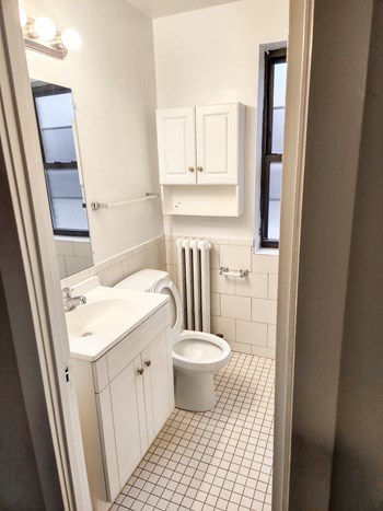543-49 W. Arlington Pl. Studio-2 Beds Apartment for Rent - Photo Gallery 5