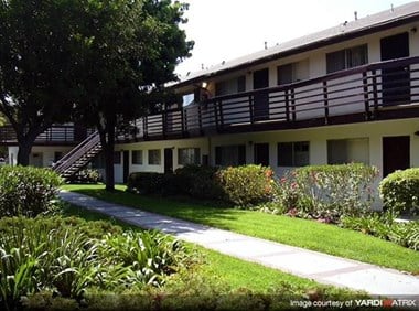 16245 Lakewood Blvd 1-3 Beds Apartment for Rent