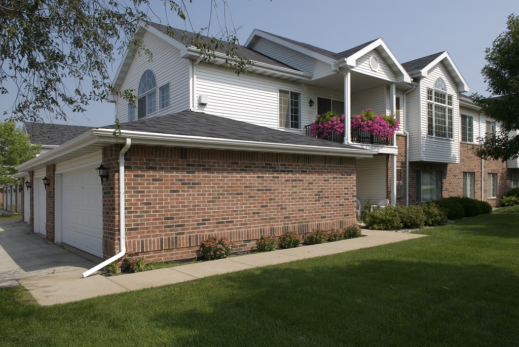 Ridgeview Highlands Apartments & Townhomes,640 Ridgeview Circle,Appleton,54911,Wisconsin has Gated Entrance
