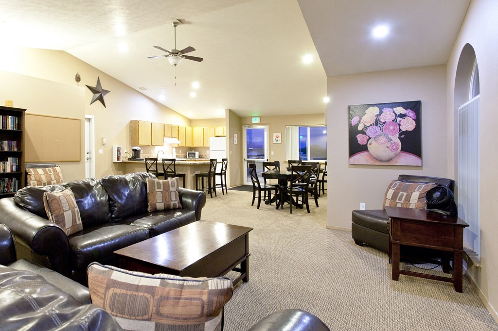 Westridge Apartments for rent in Clarkston, WA furnished community room