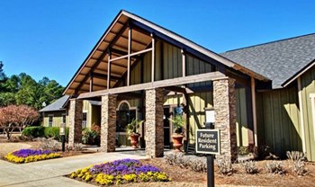 High Ridge Apartment's clubhouse exterior