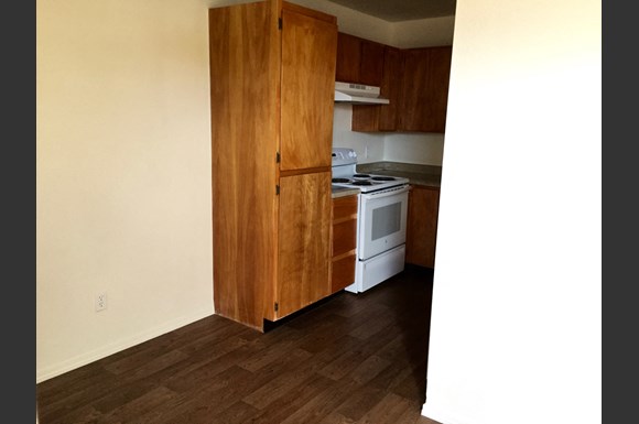 Desert Shade Apartments 261 Sun Valley Drive Office