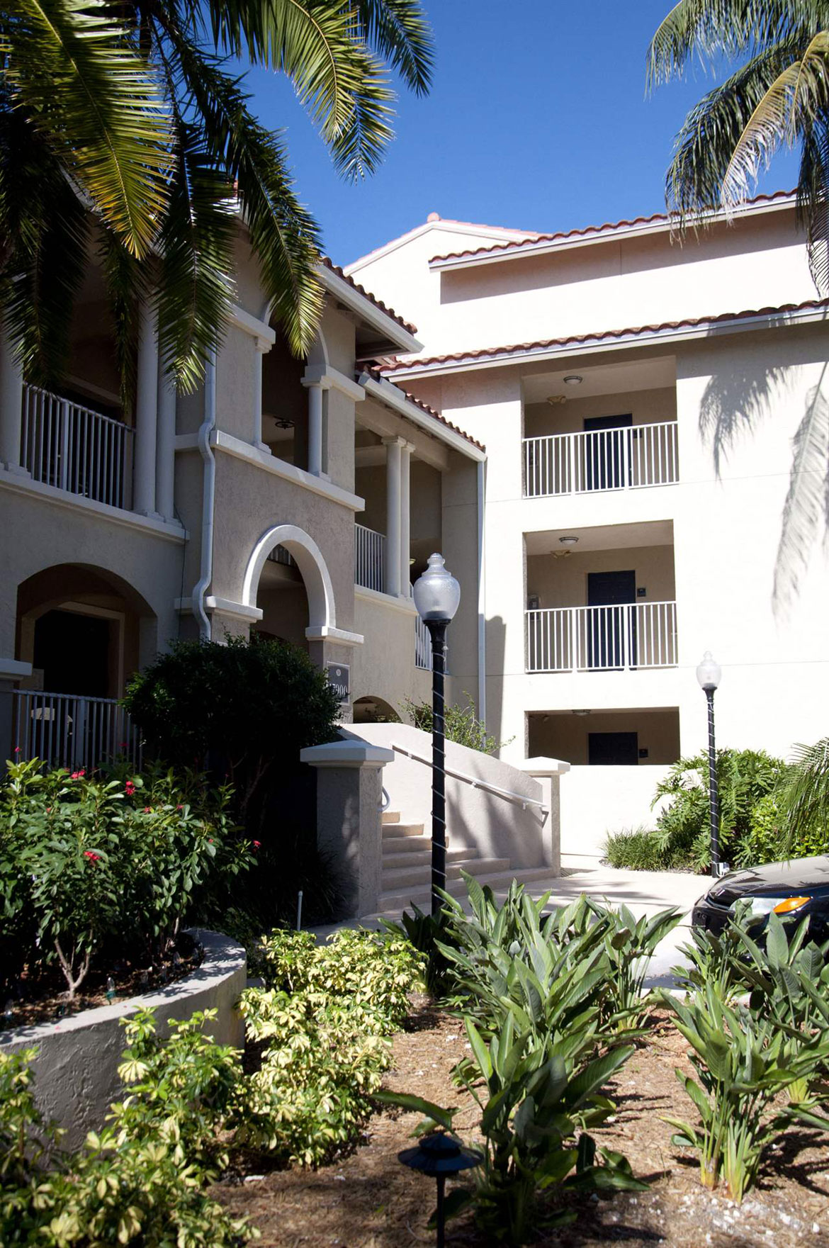 Lincoln Pointe Apartments, 17900 NE 31st Court, Aventura, FL - RENTCafé