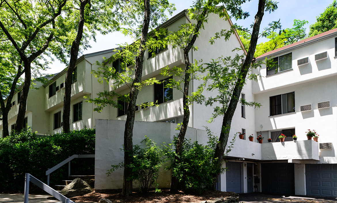 Putnam Green Apartments in Greenwich, CT