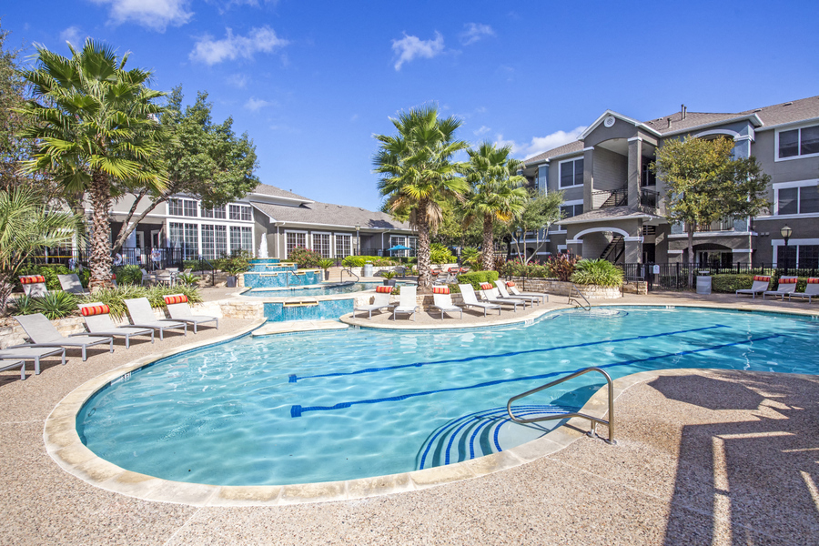 Multi-Level Pool with lap lanes