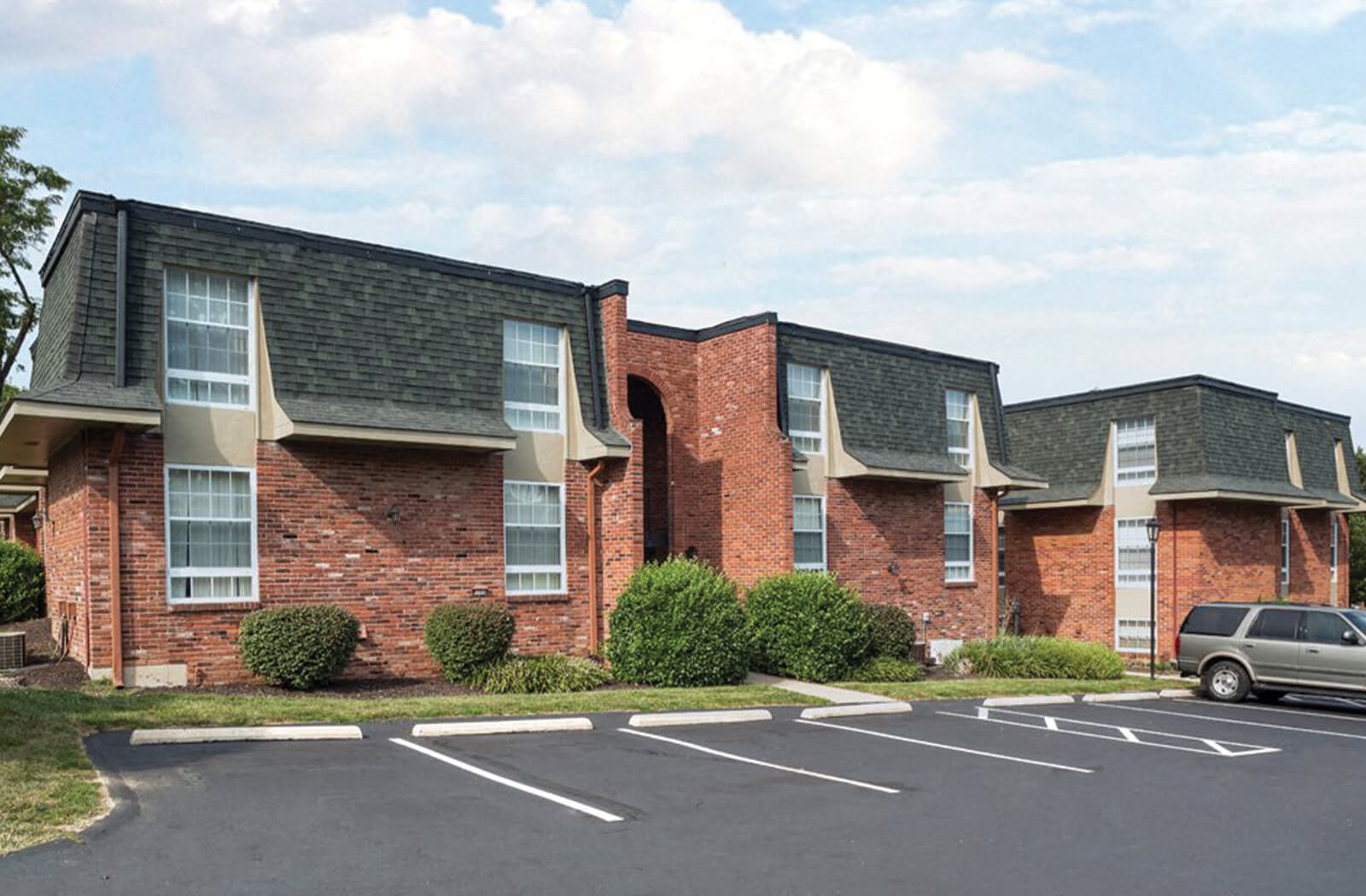 Retreat at Seven Trails Apartments in Ballwin, MO