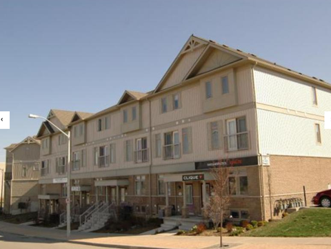 A building with a sign that says Closet.