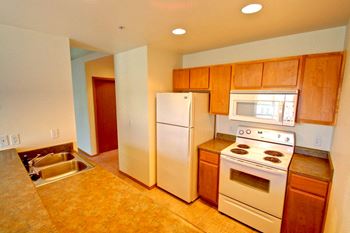 Ample Kitchen Cabinet Space
