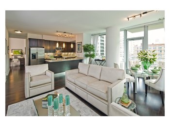 469 West Huron Street 1-3 Beds Apartment for Rent - Photo Gallery 3