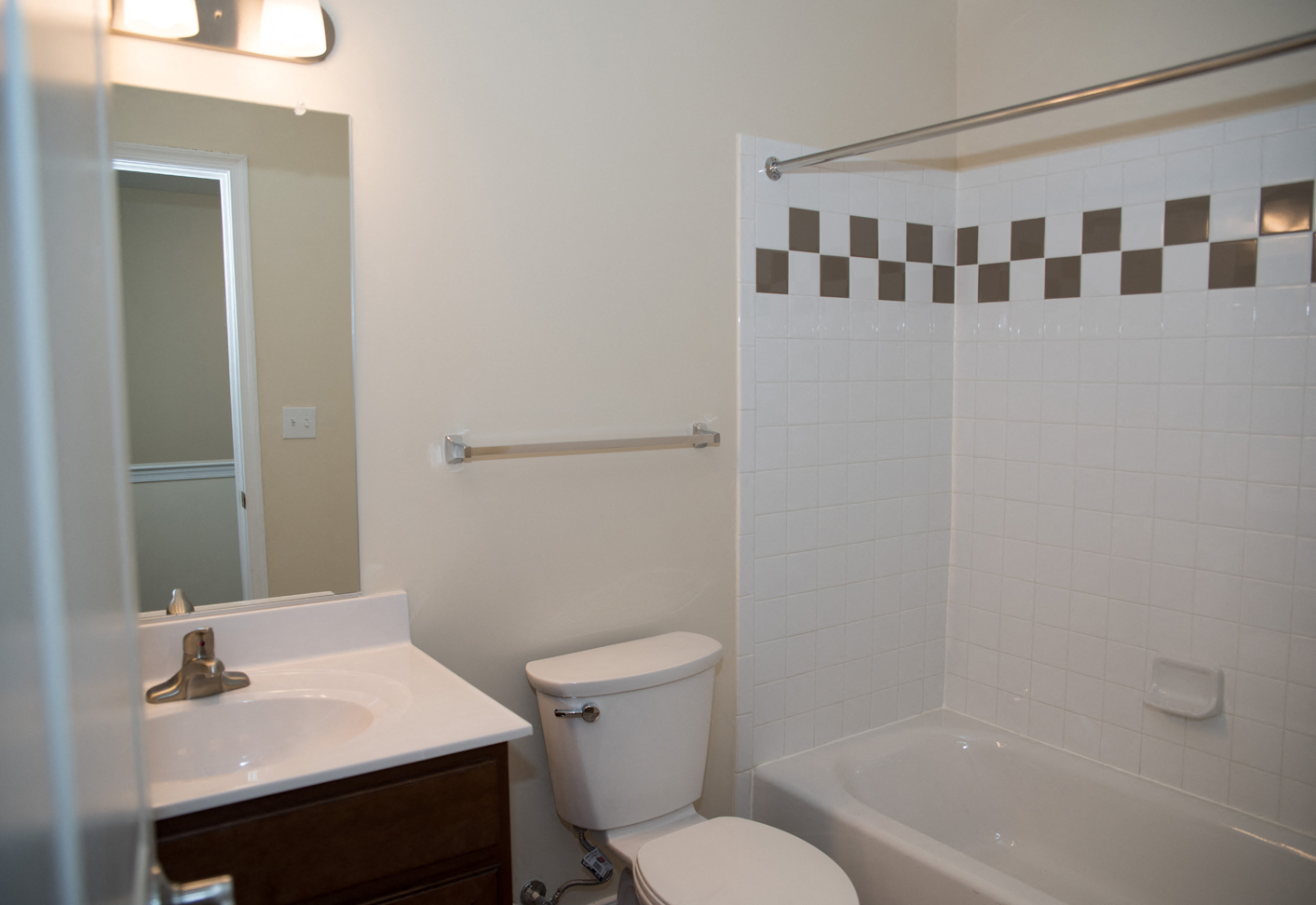 Riverwoods at Denton Apartment Bathroom