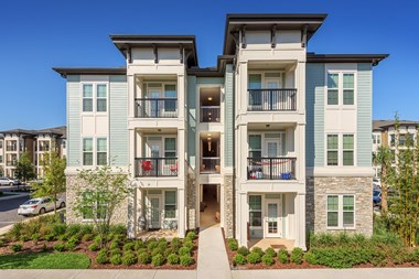 Nona Park Village Apartments - Private balcony or patio with every apartment