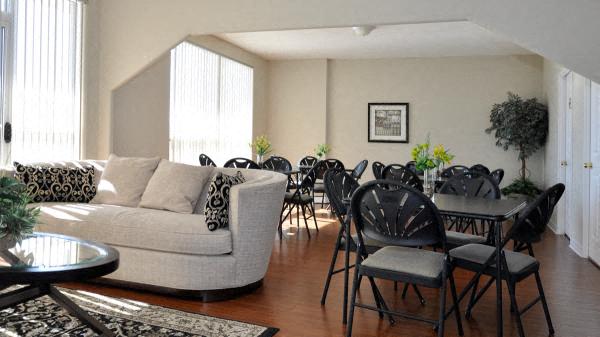 Rivers Edge 2 Common Room Image