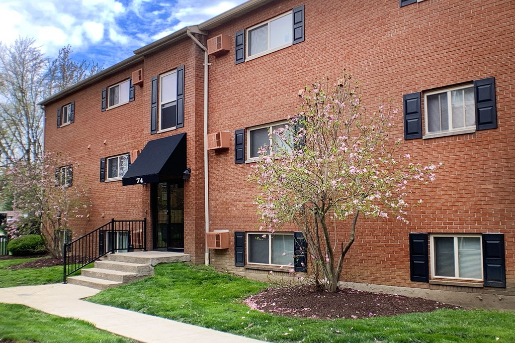 Exterior at Crown Station Apartments, Amelia, 45102