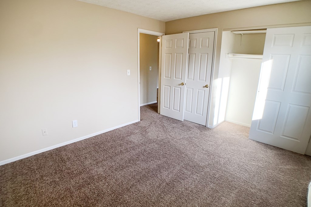 Room with wooden floor at Oakwood Apartments, Florence, KY, 41042