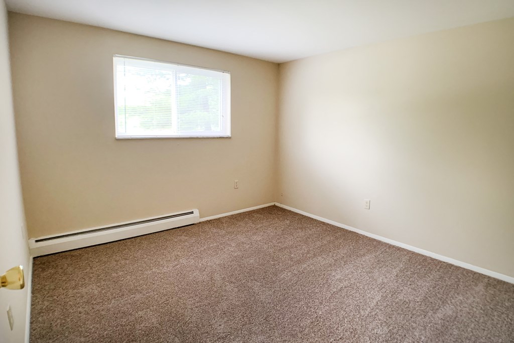 Beige Carpet In Bedroom  at Barkley Ridge Apartments, Kentucky