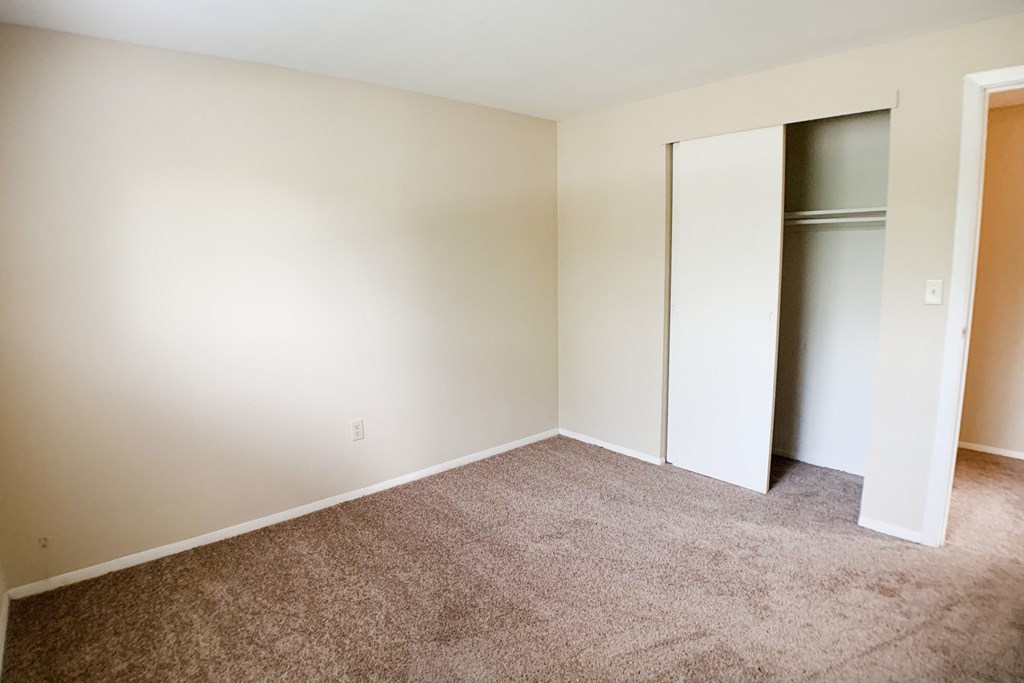 Carpeted Bedroom  at Barkley Ridge Apartments, Southgate, KY, 41071