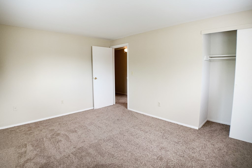 Lush Wall-To-Wall Carpeting In Bedrooms  at Barkley Ridge Apartments, Southgate, 41071
