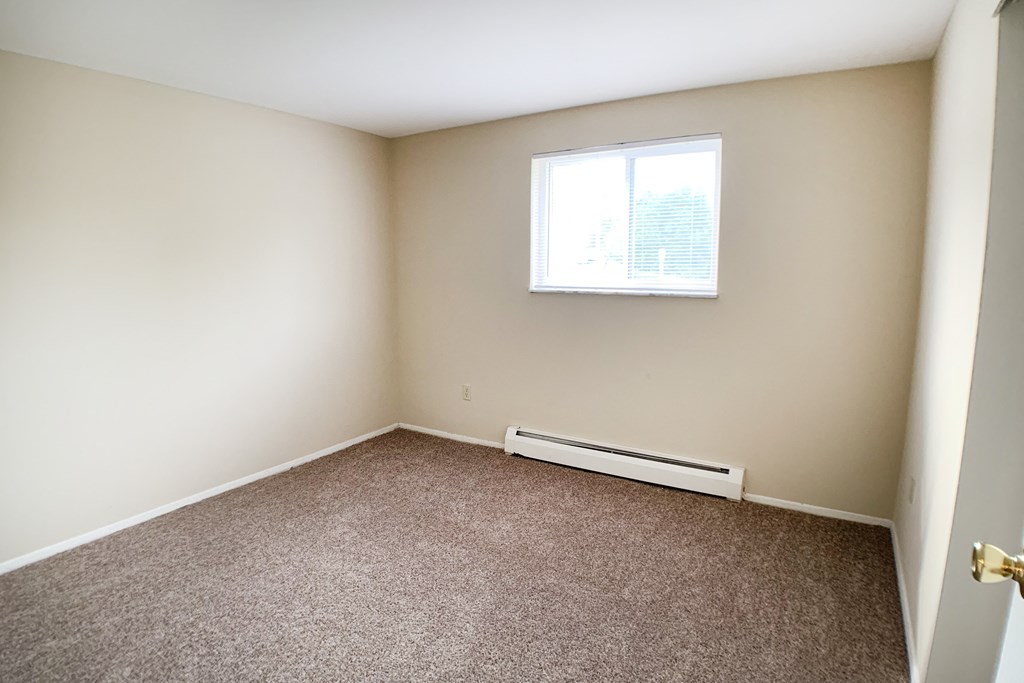 Plush Carpeting  at Barkley Ridge Apartments, Southgate, KY, 41071