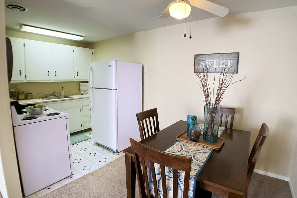 Dining Space  at Barkley Ridge Apartments, Southgate, 41071