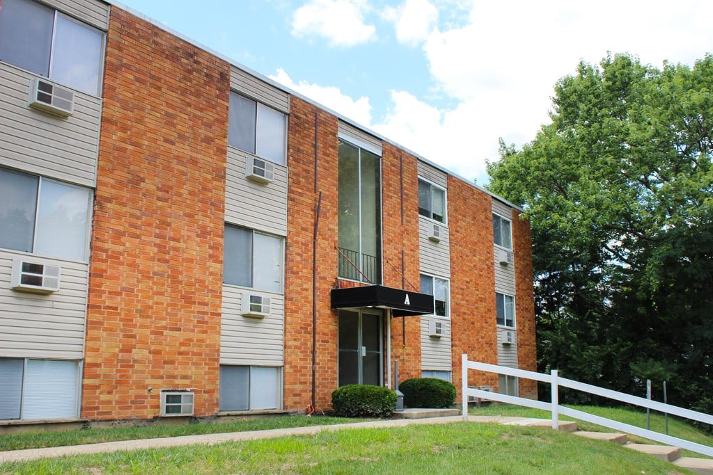 Exterior View  at Barkley Ridge Apartments, Southgate, KY, 41071