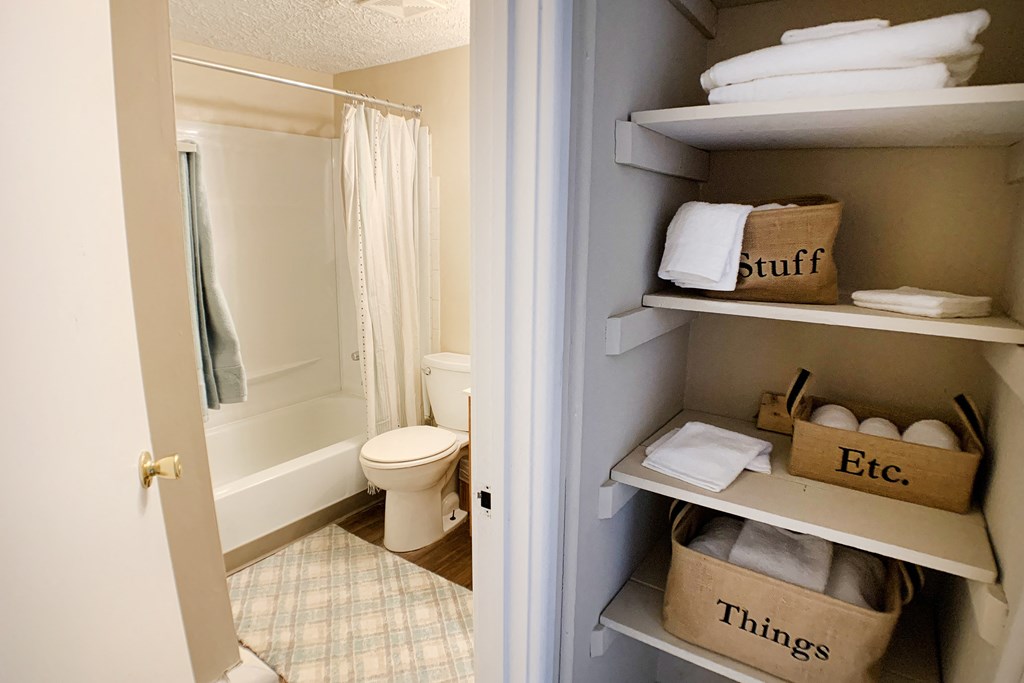 model  at Wentworth Estates Apartments, Florence