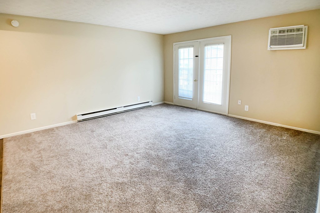 Vacant Living Room at Concord Woods Apartments, Milford