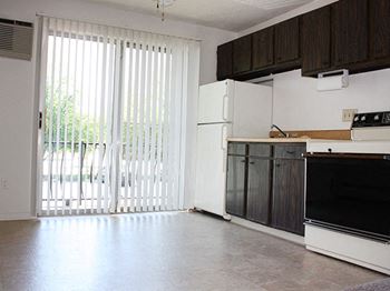 Kitchen at Summit East Apartments in Cincinnati, OH