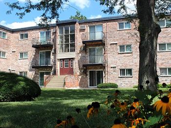 Court Yard at Summit East