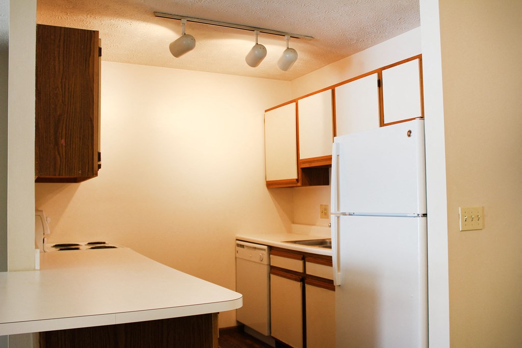 Kitchen at Wyndemere Apartments, Franklin, OH, 45005