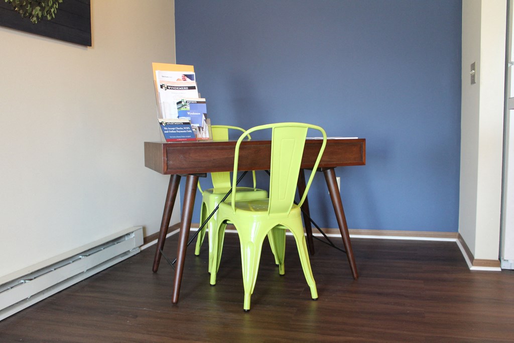 Dining at Wyndemere Apartments, Franklin, Ohio