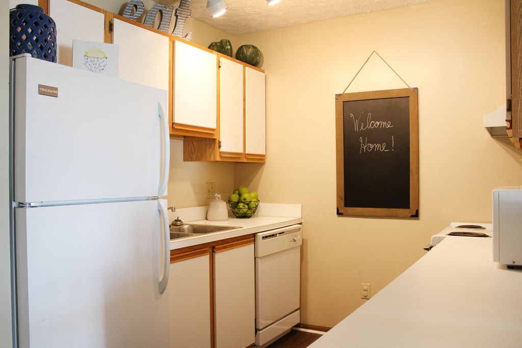 Kitchen at Wyndemere Apartments, Ohio, 45005