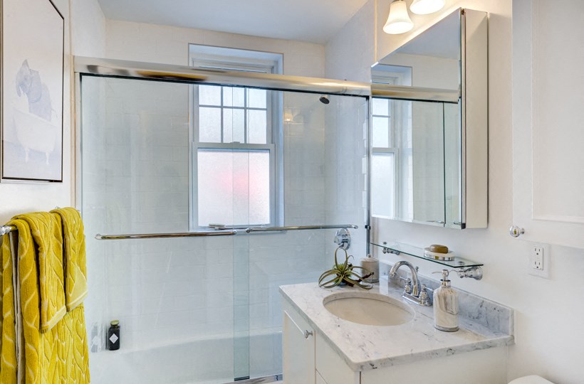 Bathroom Auburn Harris Courtyard Brookline MA Apartments