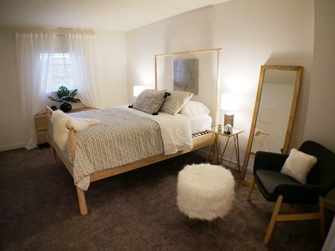 Master Bedroom at Galbraith Pointe Apartments, Cincinnati, OH