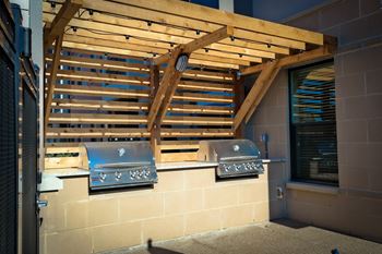 Grill Station at Desales Flats, Cincinnati, Ohio