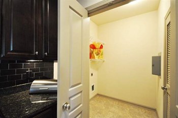 Zzz-Heights At Allen Station