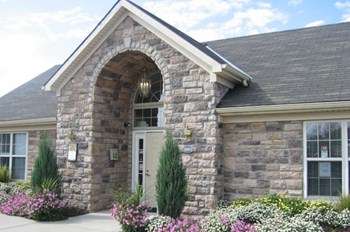 1001 Claudia Lane 1-3 Beds Apartment for Rent - Photo Gallery 4