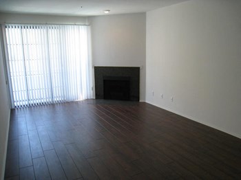 805 South Wooster Street Studio-2 Beds Apartment for Rent - Photo Gallery 6