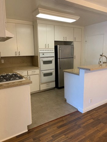 860 South Wooster Street 1 Bed Apartment for Rent - Photo Gallery 3